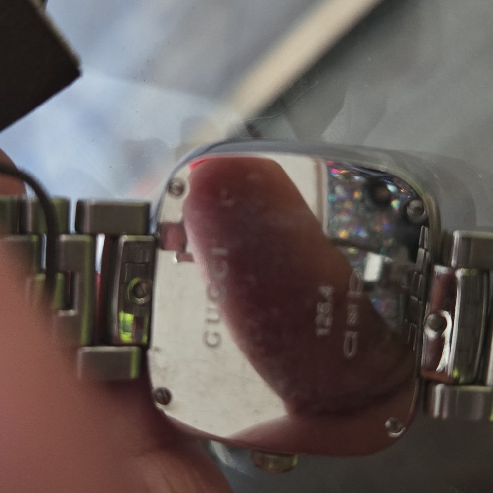 WOMENS GUCCI " G" WATCH - Picture 9 of 12